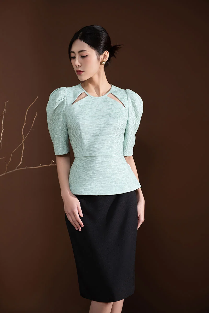 Áo peplum khoét cổ